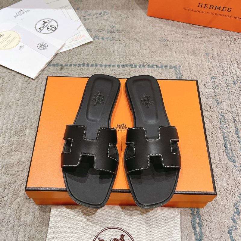 H**mes slippers